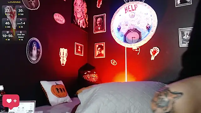 Snapshot of girl_intense444 chatting on October 15, 12:49 pm girl intense444 online show from October 15, 12:49 pm