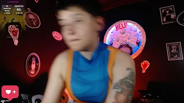 Snapshot of girl_intense444 chatting on October 19, 7:03 pm girl intense444 online show from October 19, 7:03 pm