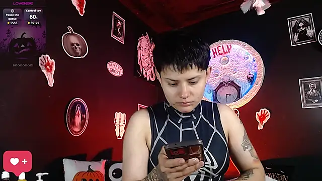 Snapshot of girl_intense444 chatting on October 21, 12:39 pm girl intense444 online show from October 21, 12:39 pm