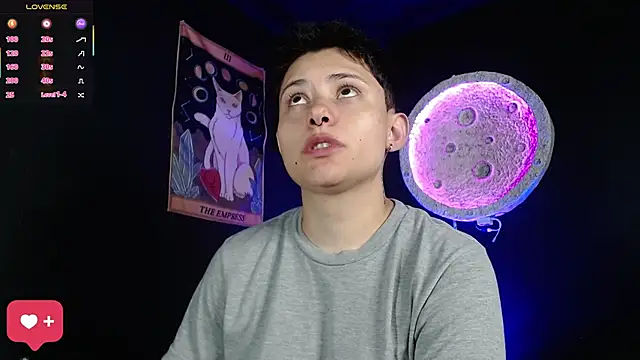 girl intense444 online show from March 3, 12:55 pm