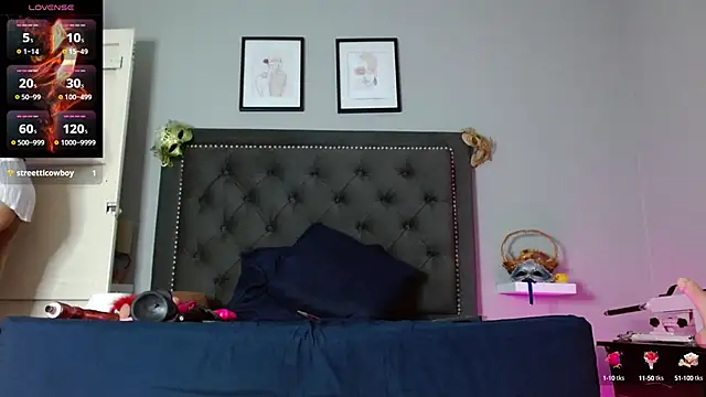 Snapshot of CharlotteLemke chatting on September 20, 1:01 pm CharlotteLemke online show from September 20, 1:01 pm