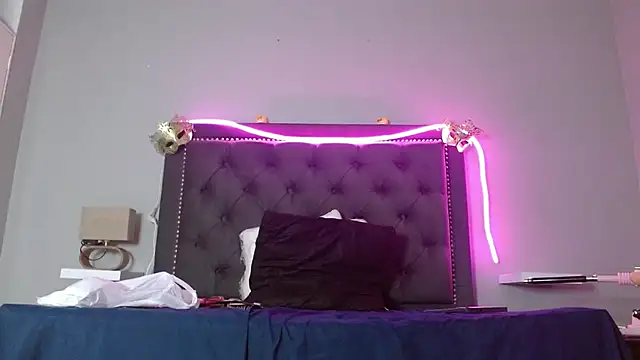 Snapshot of CharlotteLemke chatting on March 18, 12:52 pm CharlotteLemke online show from March 18, 12:52 pm