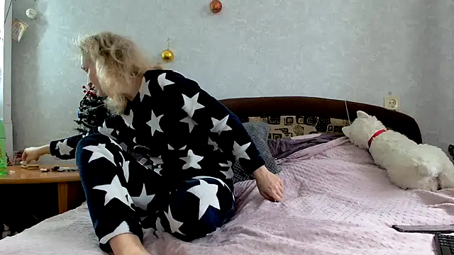 Snapshot of ModelEva chatting on December 14, 8:23 am ModelEva online show from December 14, 8:23 am
