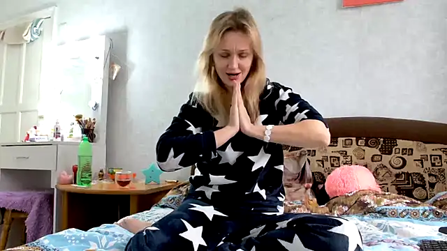 Snapshot of ModelEva chatting on January 25, 9:47 am ModelEva online show from January 25, 9:47 am