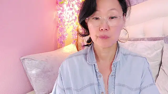 Asian legs online show from May 4, 10:11 am