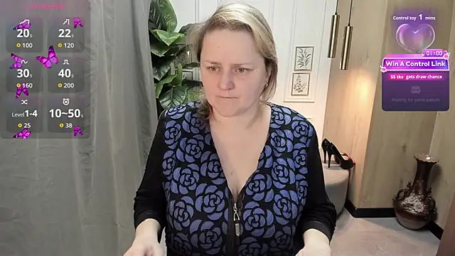 Snapshot of ScarlettSoft chatting on April 7, 5:30 am ScarlettSoft online show from April 7, 5:30 am