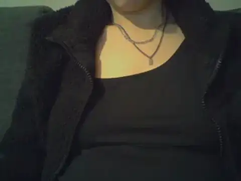 geilmeisje98 online show from March 7, 9:48 pm