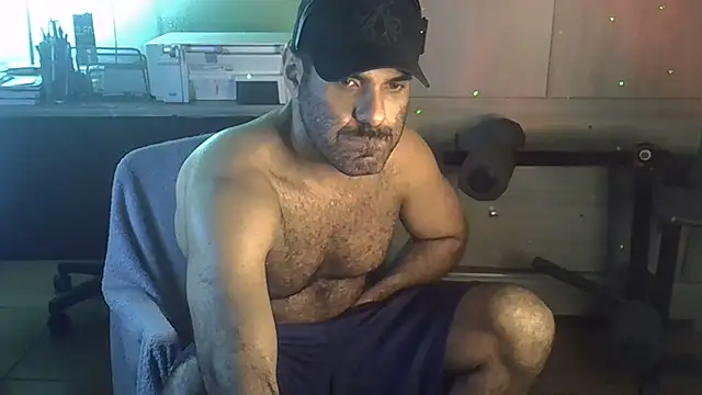 Snapshot of MILITARS chatting on November 1, 12:23 am MILITARS online show from November 1, 12:23 am