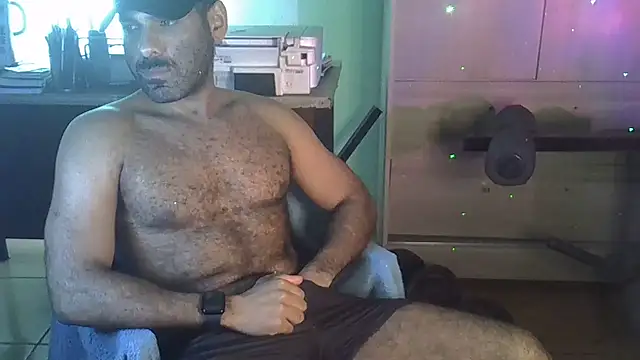 Snapshot of MILITARS chatting on November 5, 11:27 pm MILITARS online show from November 5, 11:27 pm