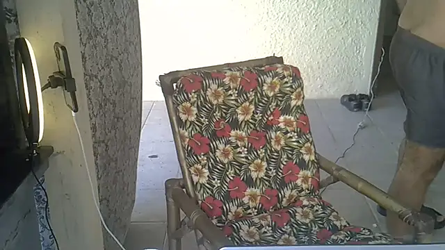 Snapshot of MILITARS chatting on December 18, 6:58 pm MILITARS online show from December 18, 6:58 pm