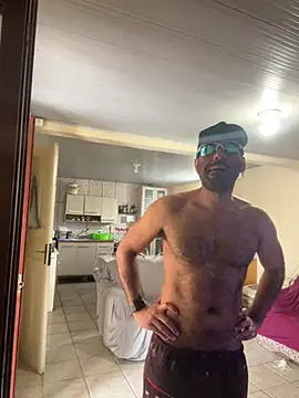 Snapshot of MILITARS chatting on January 8, 7:49 pm MILITARS online show from January 8, 7:49 pm