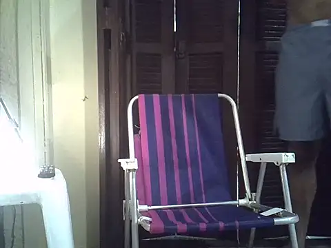 Snapshot of MILITARS chatting on April 3, 7:06 am MILITARS online show from April 3, 7:06 am