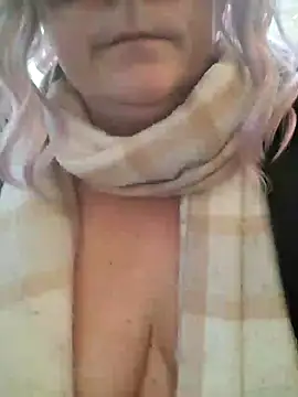 Snapshot of germanwoman01 chatting on February 22, 12:15 pm germanwoman01 online show from February 22, 12:15 pm