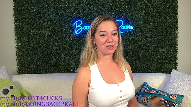 Snapshot of boomboomr00m chatting on September 26, 2:10 pm boomboomr00m online show from September 26, 2:10 pm