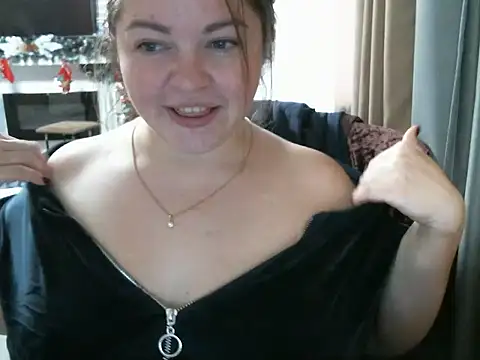 Snapshot of cute__cherry chatting on December 27, 11:39 am cute cherry online show from December 27, 11:39 am