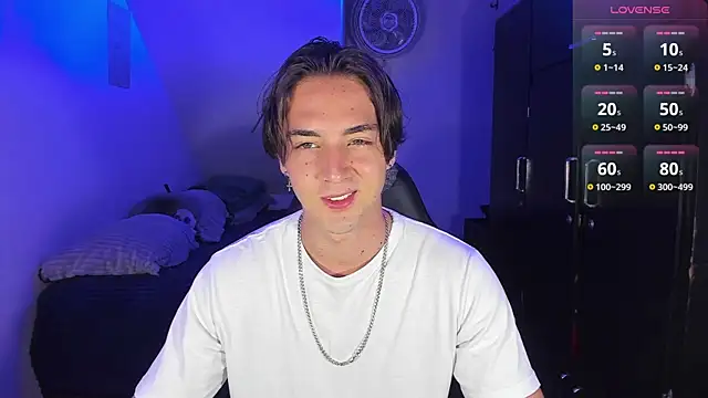 Snapshot of Alex_smith00 chatting on September 24, 12:58 am Alex smith00 online show from September 24, 12:58 am