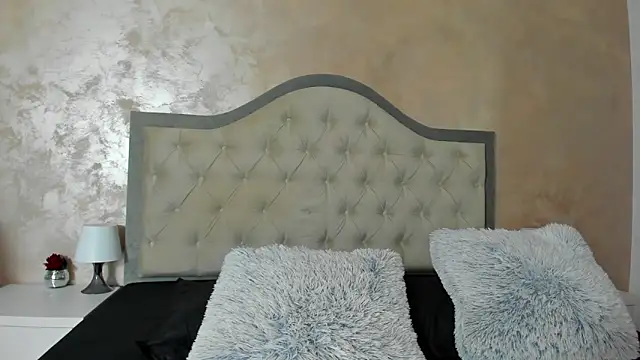 JennaMyers online show from November 7, 8:09 pm