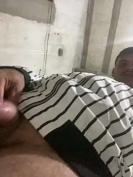 Snapshot of cf27 chatting on April 2, 5:49 am cf27 online show from April 2, 5:49 am