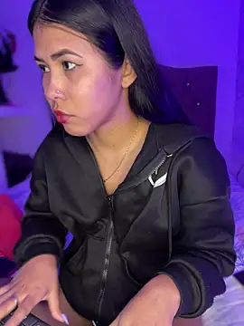 alysson 18 online show from May 6, 12:54 pm