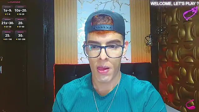 Snapshot of angel_sexyevil chatting on October 3, 12:24 pm angel sexyevil online show from October 3, 12:24 pm