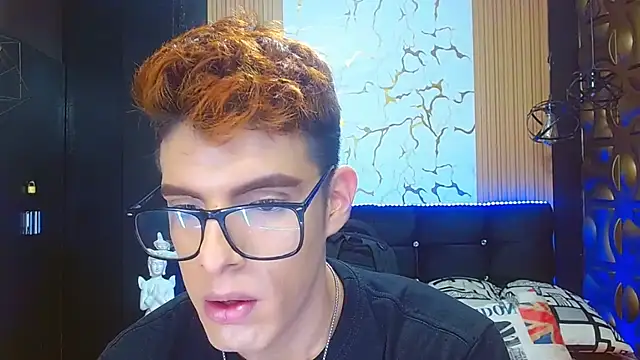 Snapshot of angel_sexyevil chatting on October 9, 12:25 pm angel sexyevil online show from October 9, 12:25 pm