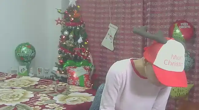 Snapshot of hotSANDRA_STARR chatting on December 14, 2:56 am hotSANDRA STARR online show from December 14, 2:56 am