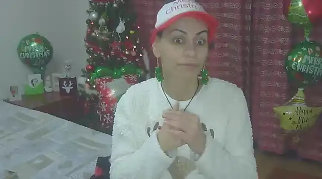 Snapshot of hotSANDRA_STARR chatting on December 15, 1:57 am hotSANDRA STARR online show from December 15, 1:57 am
