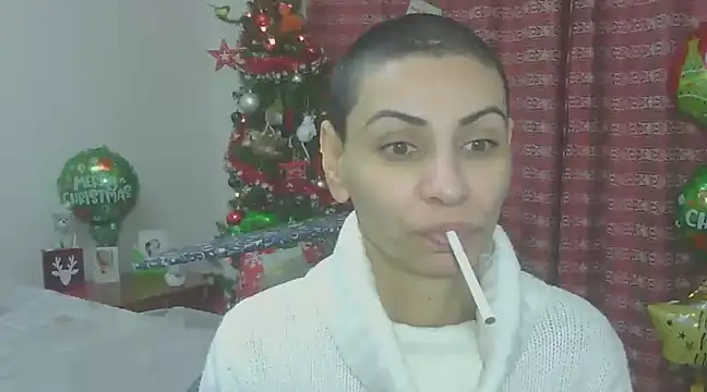 Snapshot of hotSANDRA_STARR chatting on December 17, 7:26 pm hotSANDRA STARR online show from December 17, 7:26 pm