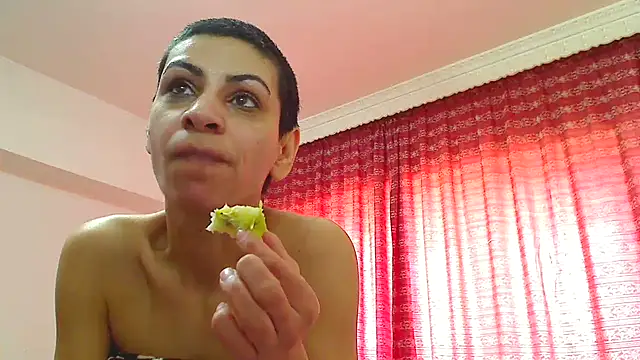 Snapshot of hotSANDRA_STARR chatting on March 6, 7:38 am hotSANDRA STARR online show from March 6, 7:38 am