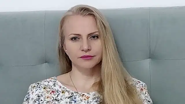 Snapshot of K__Adrienne chatting on March 23, 6:37 am K Adrienne online show from March 23, 6:37 am
