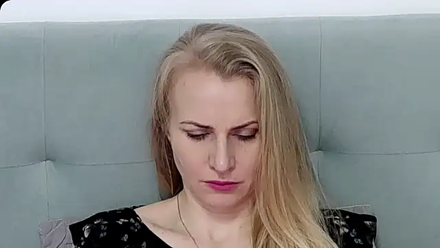 K  Adrienne online show from March 23, 7:01 am