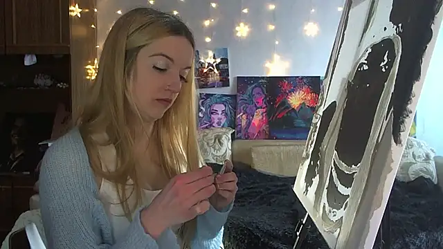 SecretSophia online show from February 10, 11:36 am