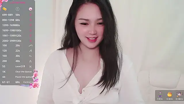 Snapshot of small_Eva chatting on December 16, 2:05 pm small Eva online show from December 16, 2:05 pm