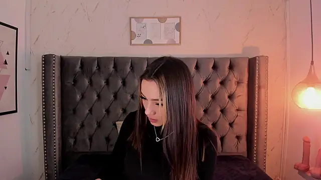 Snapshot of Kim_Blane chatting on March 1, 4:25 am Kim Blane online show from March 1, 4:25 am