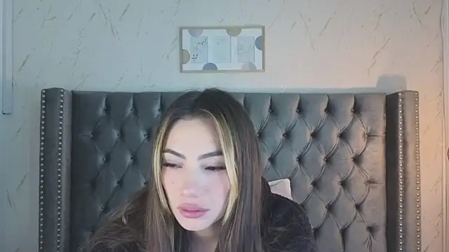 Snapshot of Kim_Blane chatting on April 10, 3:34 am Kim Blane online show from April 10, 3:34 am