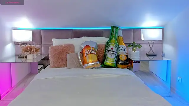 MiaMuse online show from September 21, 7:15 pm