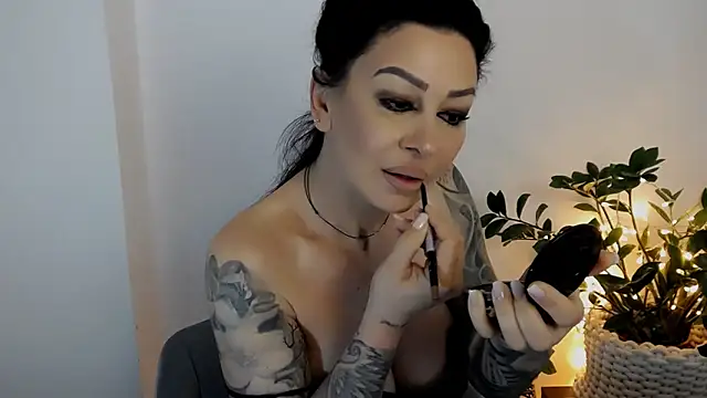 Xentthia online show from April 27, 2:37 pm