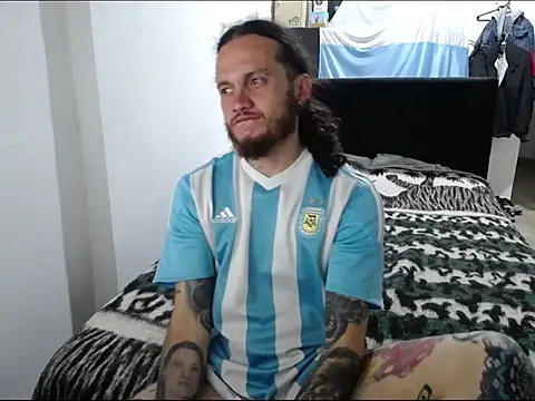 Snapshot of raggaman_ chatting on March 2, 2:36 am raggaman online show from March 2, 2:36 am