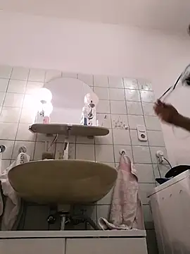 Snapshot of Bblfgbb chatting on November 23, 9:47 pm Bblfgbb online show from November 23, 9:47 pm