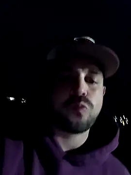 Snapshot of Jewfish420 chatting on December 15, 4:40 am Jewfish420 online show from December 15, 4:40 am