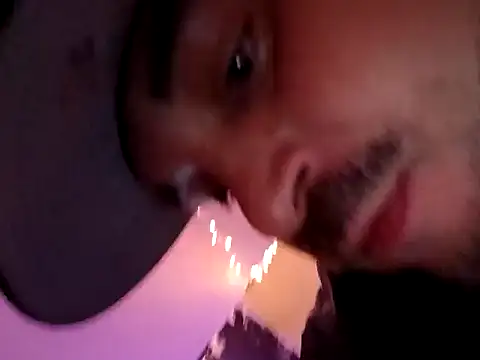 Snapshot of Jewfish420 chatting on December 21, 7:24 am Jewfish420 online show from December 21, 7:24 am