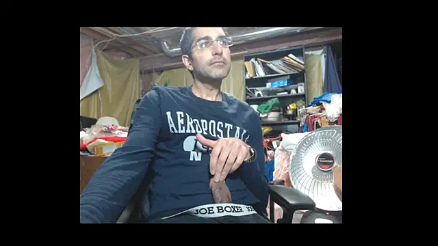 Snapshot of Gsmile1 chatting on December 20, 6:56 pm Gsmile1 online show from December 20, 6:56 pm