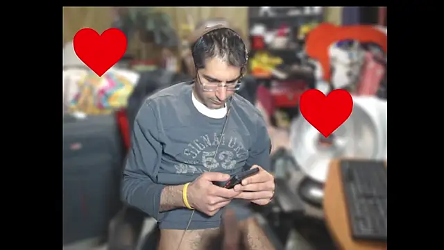 Snapshot of Gsmile1 chatting on February 15, 7:17 pm Gsmile1 online show from February 15, 7:17 pm