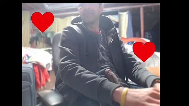 Snapshot of Gsmile1 chatting on February 28, 1:15 am Gsmile1 online show from February 28, 1:15 am