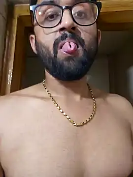 Snapshot of love4shownude chatting on March 18, 4:37 pm love4shownude online show from March 18, 4:37 pm