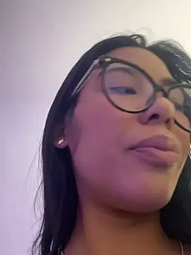 GenesisRuiz online show from March 18, 1:58 pm