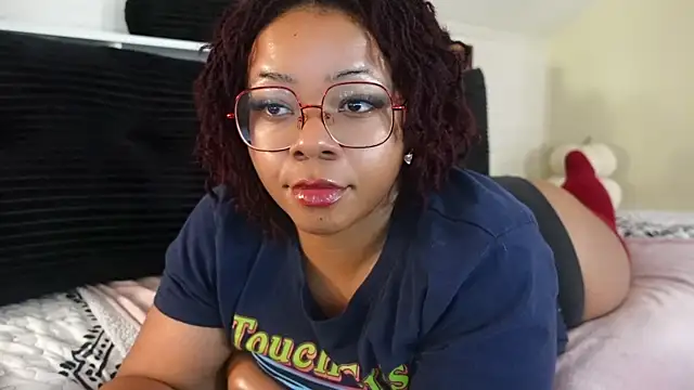 -khayaparker online show from November 7, 8:20 pm