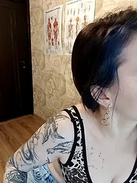 LazyTanukii online show from November 7, 6:46 am