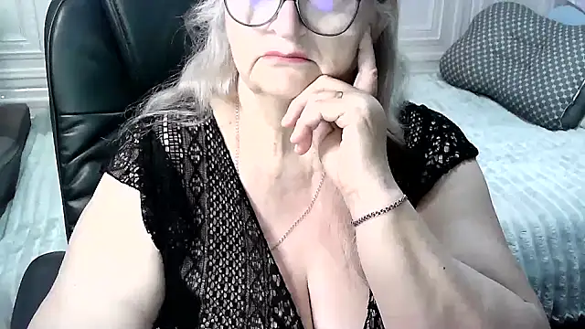 Snapshot of LolkaAlyss chatting on April 23, 7:27 pm LolkaAlyss online show from April 23, 7:27 pm