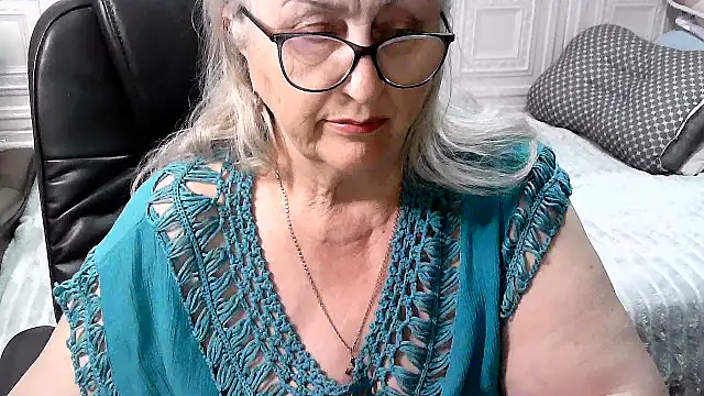 Snapshot of LolkaAlyss chatting on April 26, 7:22 pm LolkaAlyss online show from April 26, 7:22 pm